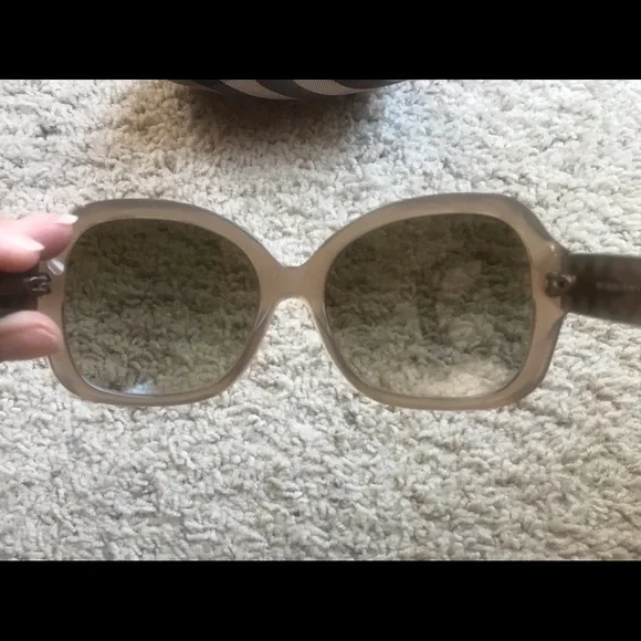 Womens Burberry Sunglasses B 4058-M 3166/13 Signature Plaid display picture 1